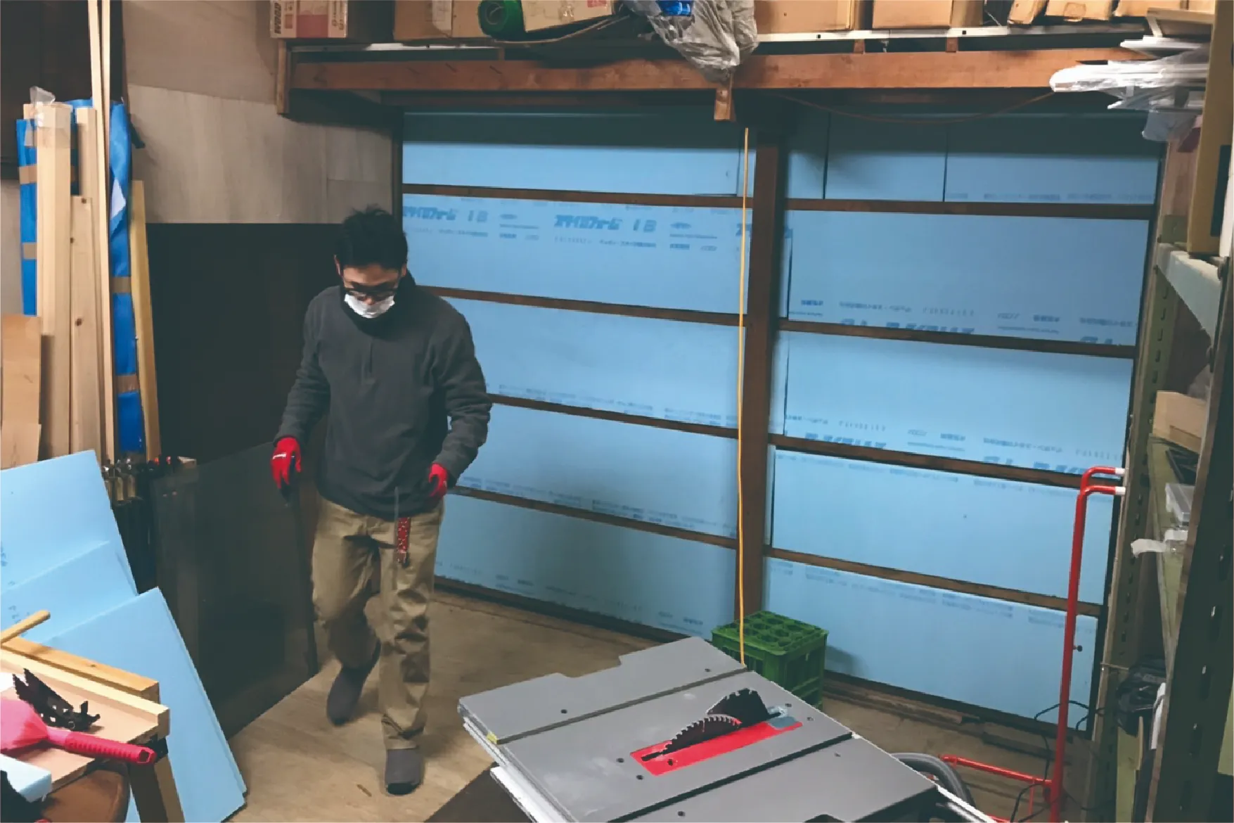 ラボを工事している画像