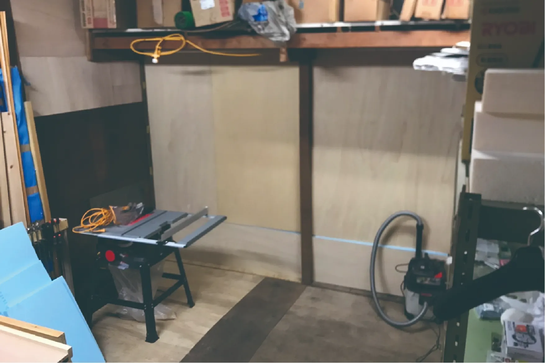 ラボを工事している画像